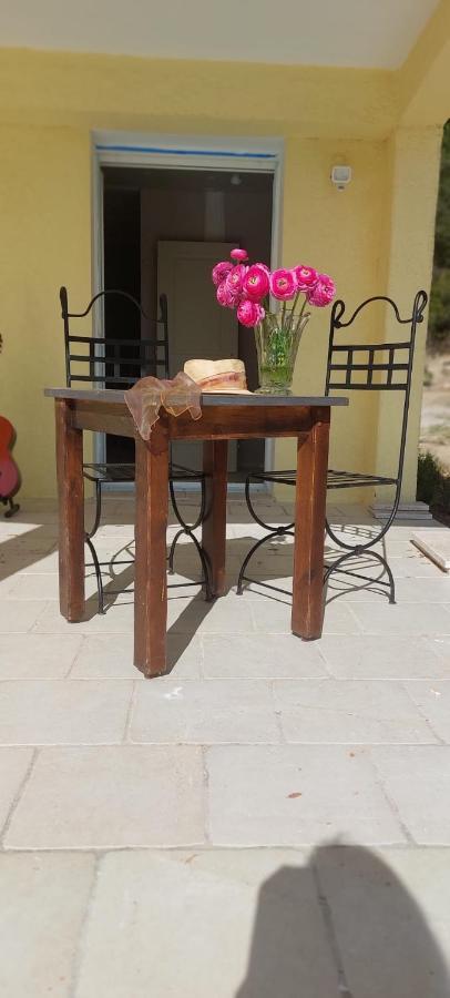 L'Eveil En Provence Bed & Breakfast Entrecasteaux Exterior foto
