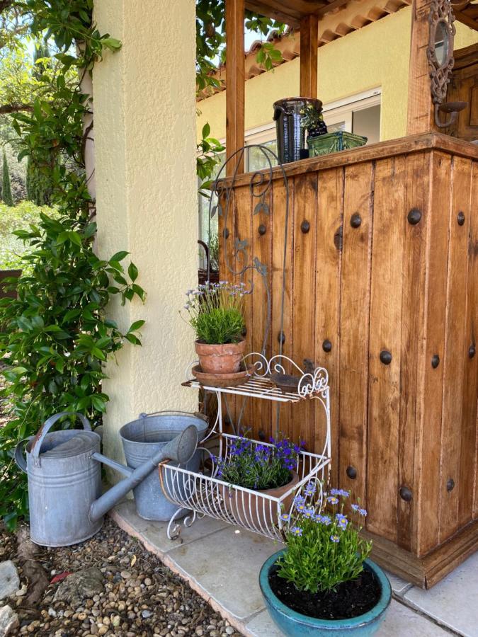 L'Eveil En Provence Bed & Breakfast Entrecasteaux Exterior foto