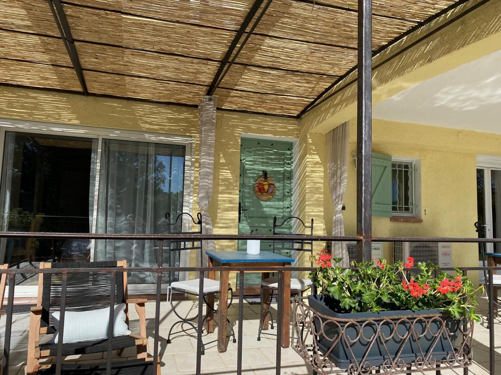 L'Eveil En Provence Bed & Breakfast Entrecasteaux Cameră foto