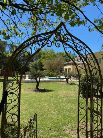 L'Eveil En Provence Bed & Breakfast Entrecasteaux Exterior foto